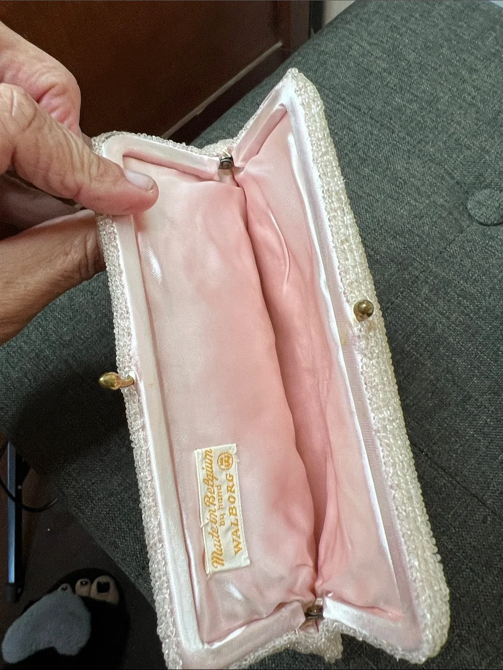 Walborg light pink Beaded Kiss-Lock Clutch